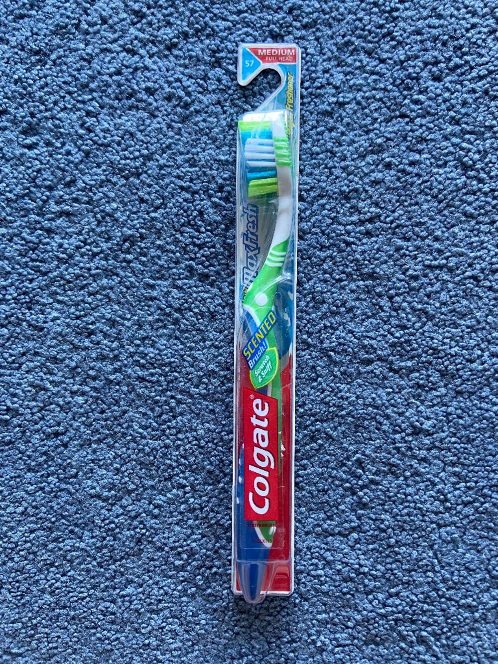 Colgate MaxFresh Medium 57 Full Head Scented Toothbrush